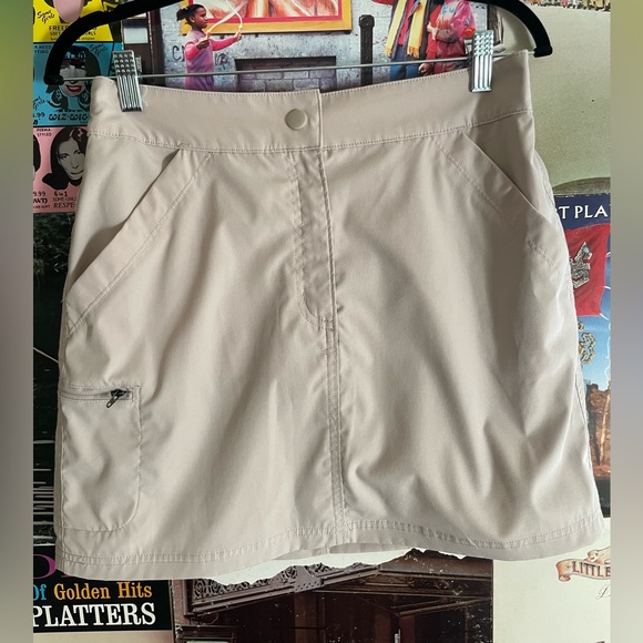 32 Degrees Pants - Chic 32 Degrees Cool small beige trendy golf skirt with shorts sewn in